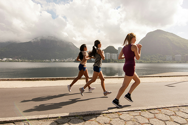 running women girls exercise healthy lifestyle runner jogging group of women activity runners active leisure activity sisterhood leisure girl running running group group training physical exercise girlhood correr