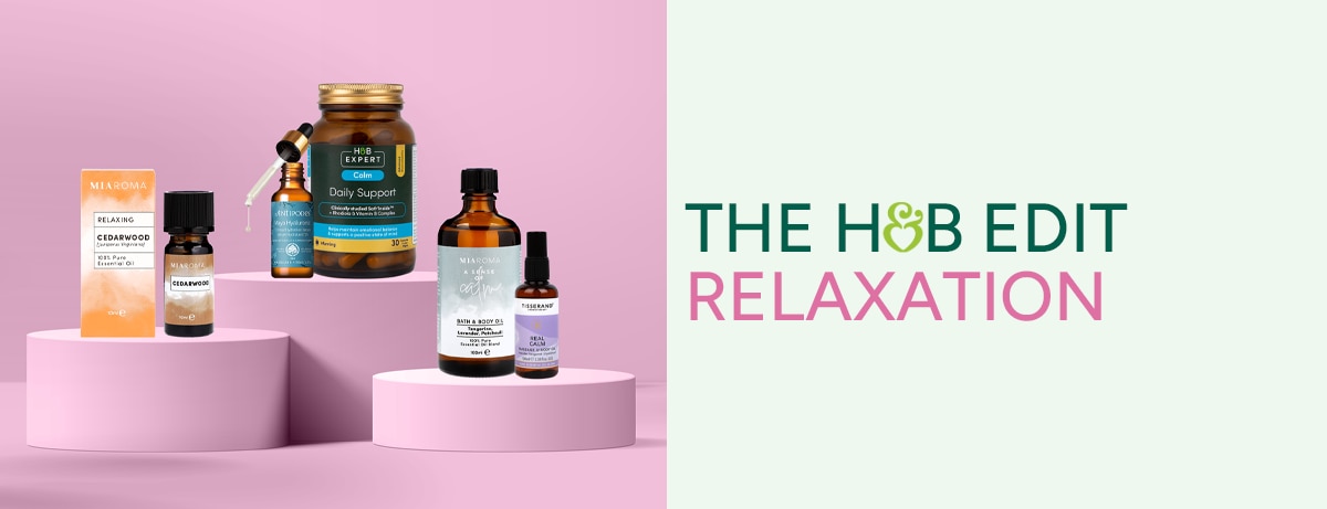 H&B Edit relaxation. 5 products from the article sat on pink podiums.