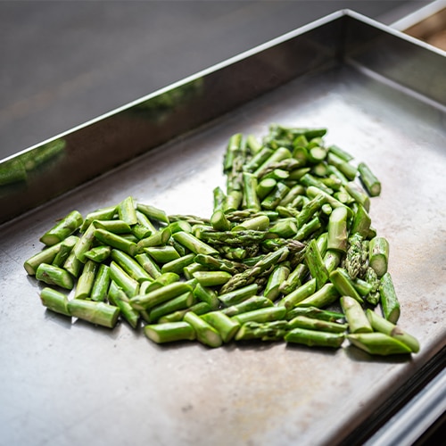 Grilled Asparagus Heart on Plancha