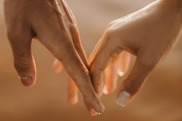 love hands holding hands