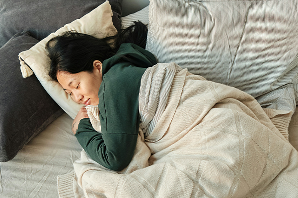 sad girl wellness depression thinking alone morning dream cozy asian sleeping sad woman sleeping girl relaxing blanket winter morning winter time seasonal affective disorder