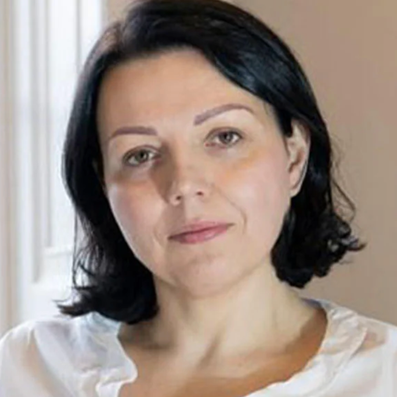 izabela pawlitka smiling at the camera