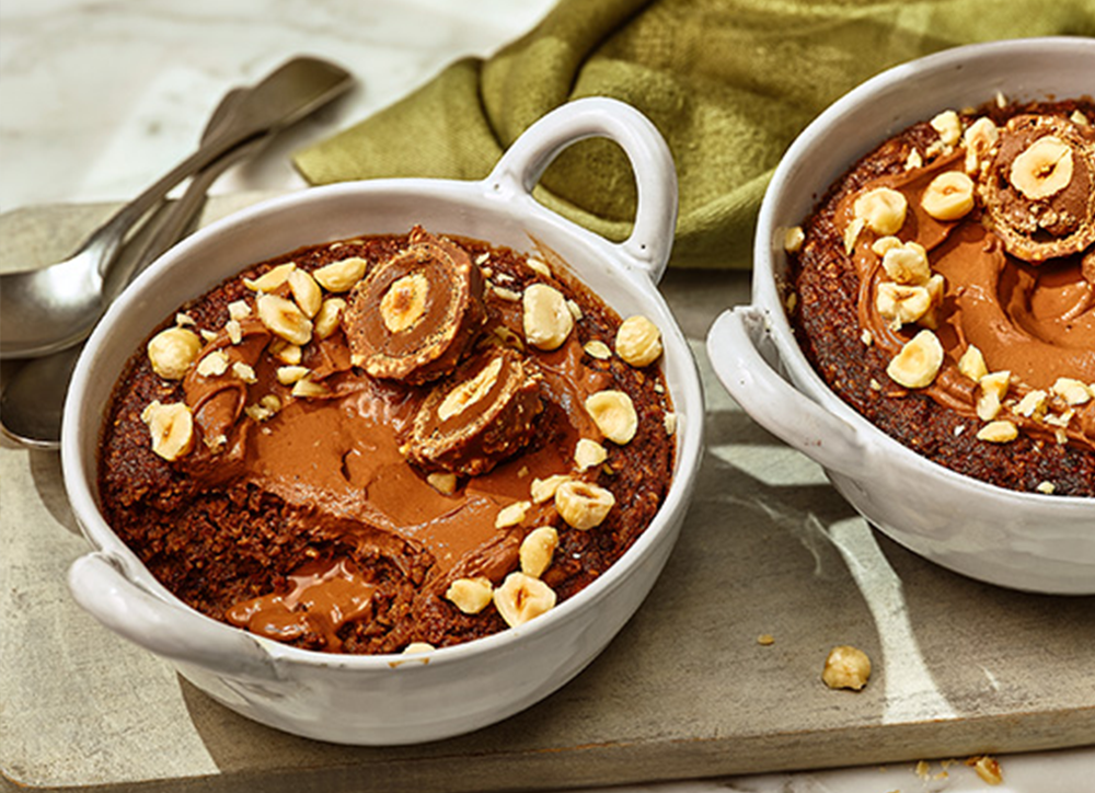 Chocolate pot with baked mouse